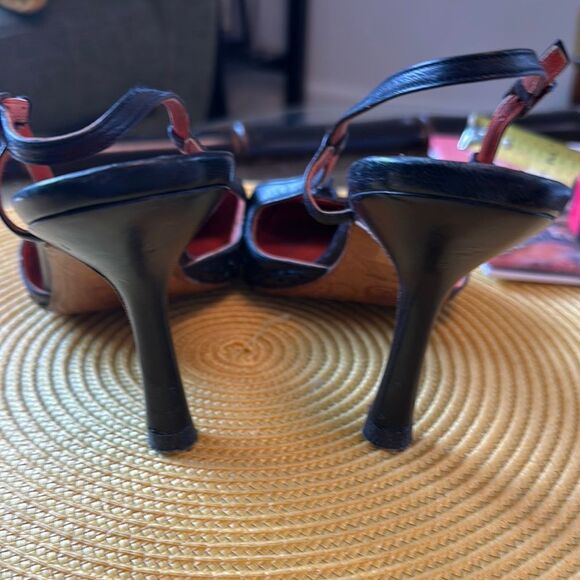 Preowned authentic Chanel heels navy blue - Picture 12 of 16